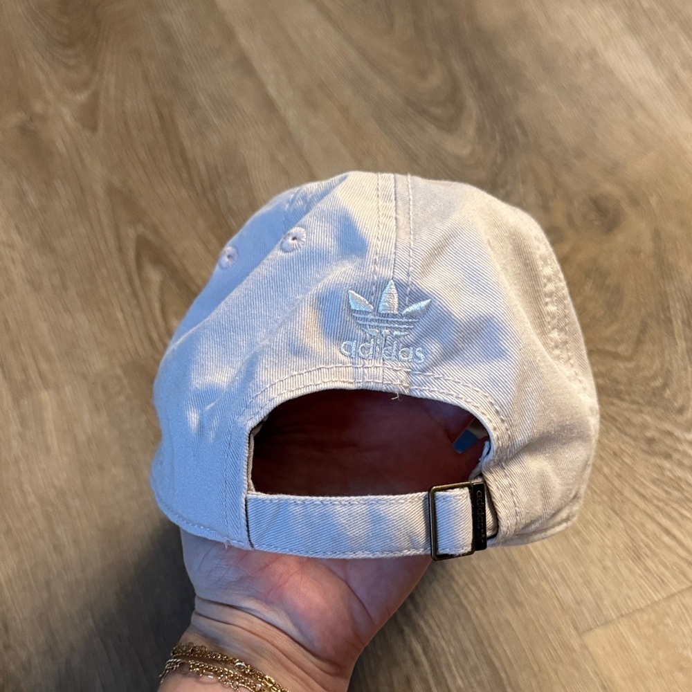 Adidas Light pink Cap with adjustable strap - Picture 2 of 5